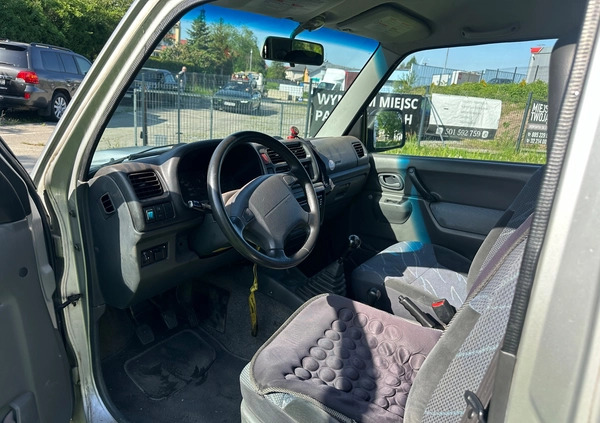 Suzuki Jimny cena 16605 przebieg: 205331, rok produkcji 2005 z Rzgów małe 154